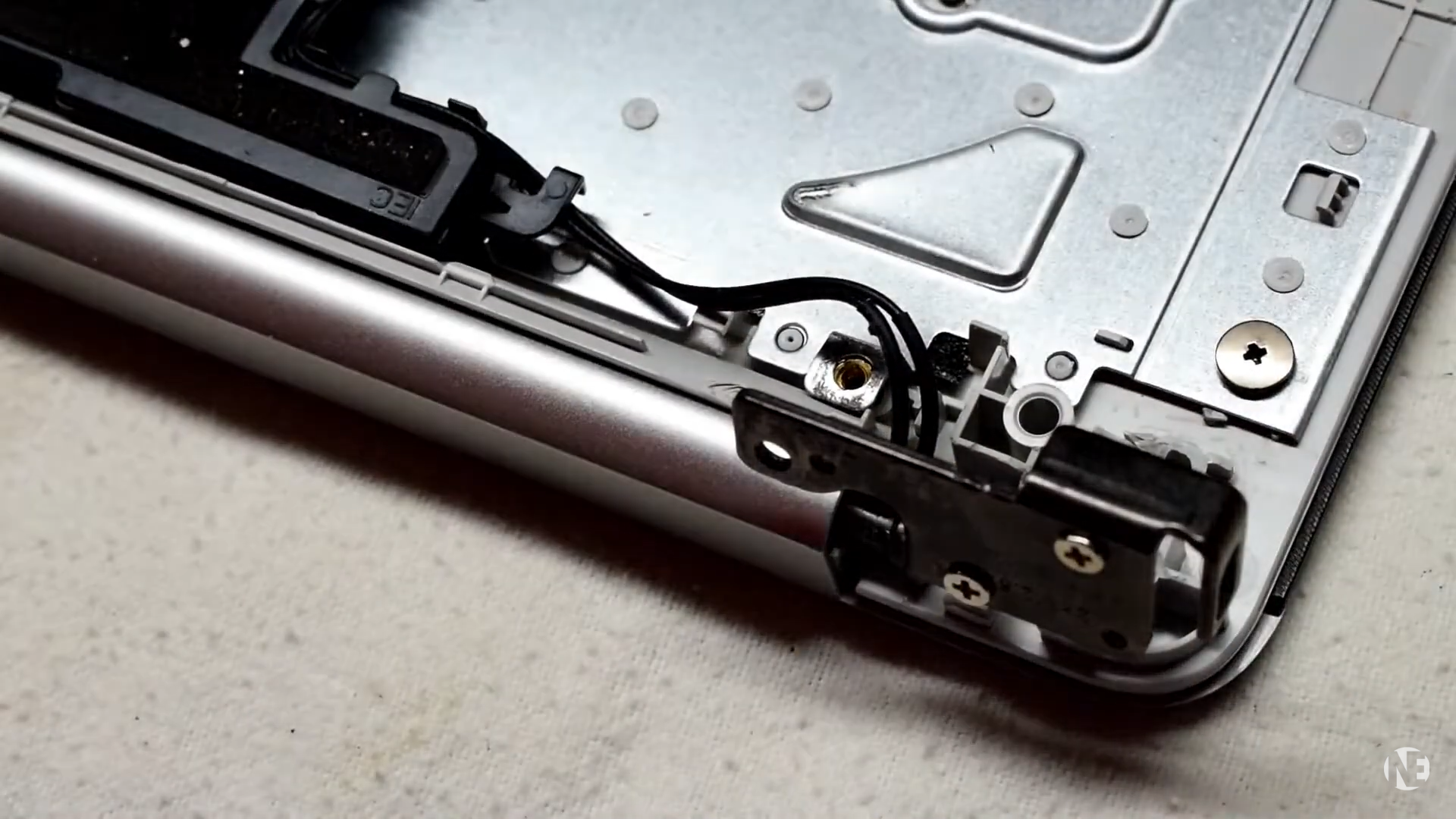 HP laptop hinge types